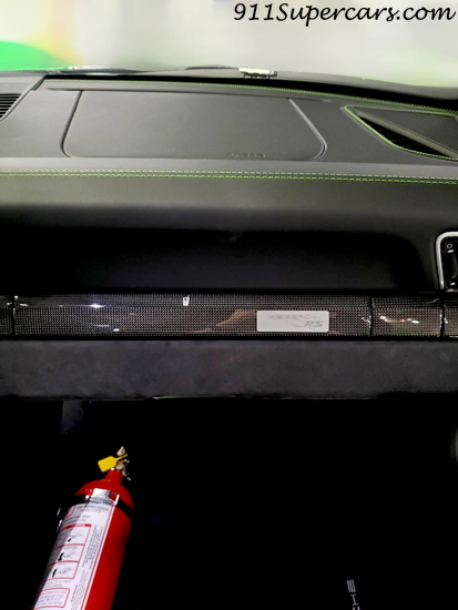 バケットシートのボルスターカバーと消火器カバー