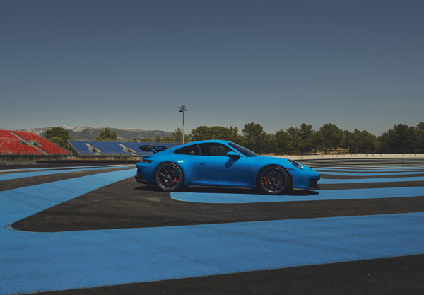 992 yachting blue